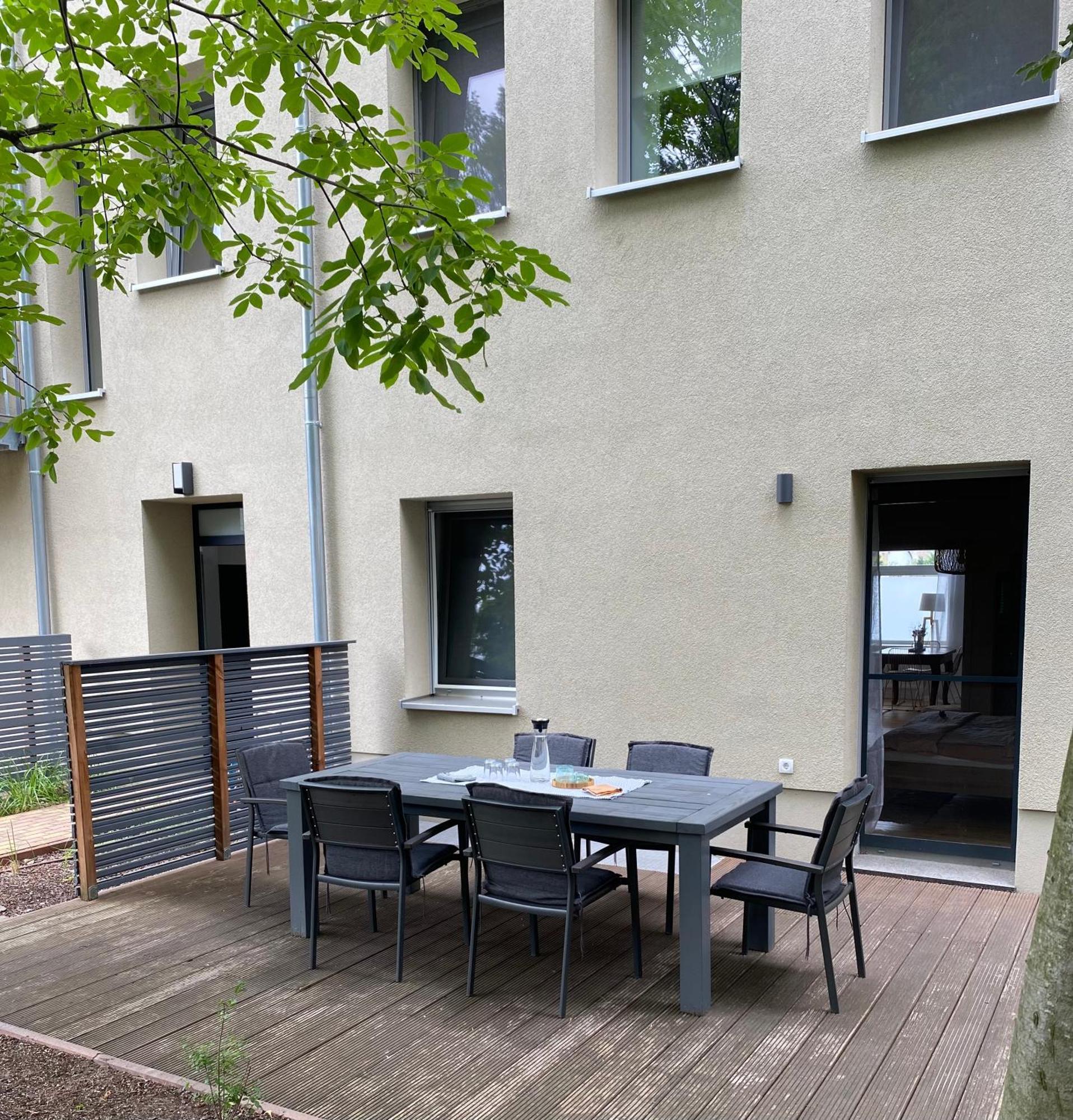 Apartamento Rouge&friends # Zentrumsnah, Bahnhof, Krankenhaus, Sportzentrum, Familienfreundlich, Terrasse, Garten *